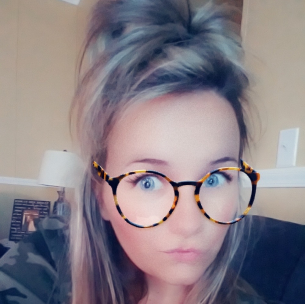 Meet your Posher, Allyson